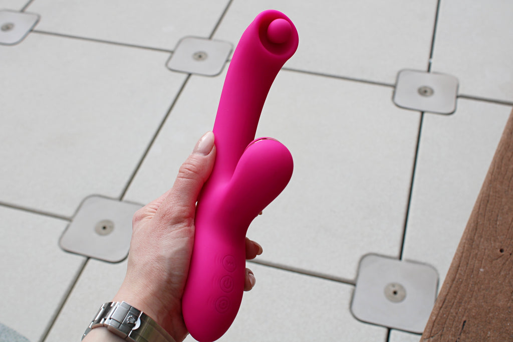 Vibrating Balls Massager - The Aria | V For Vibes