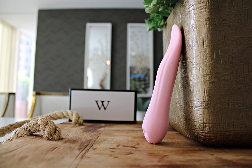 Vibrating Tongue - The Best Tongue Vibrator Invidia | V For Vibes