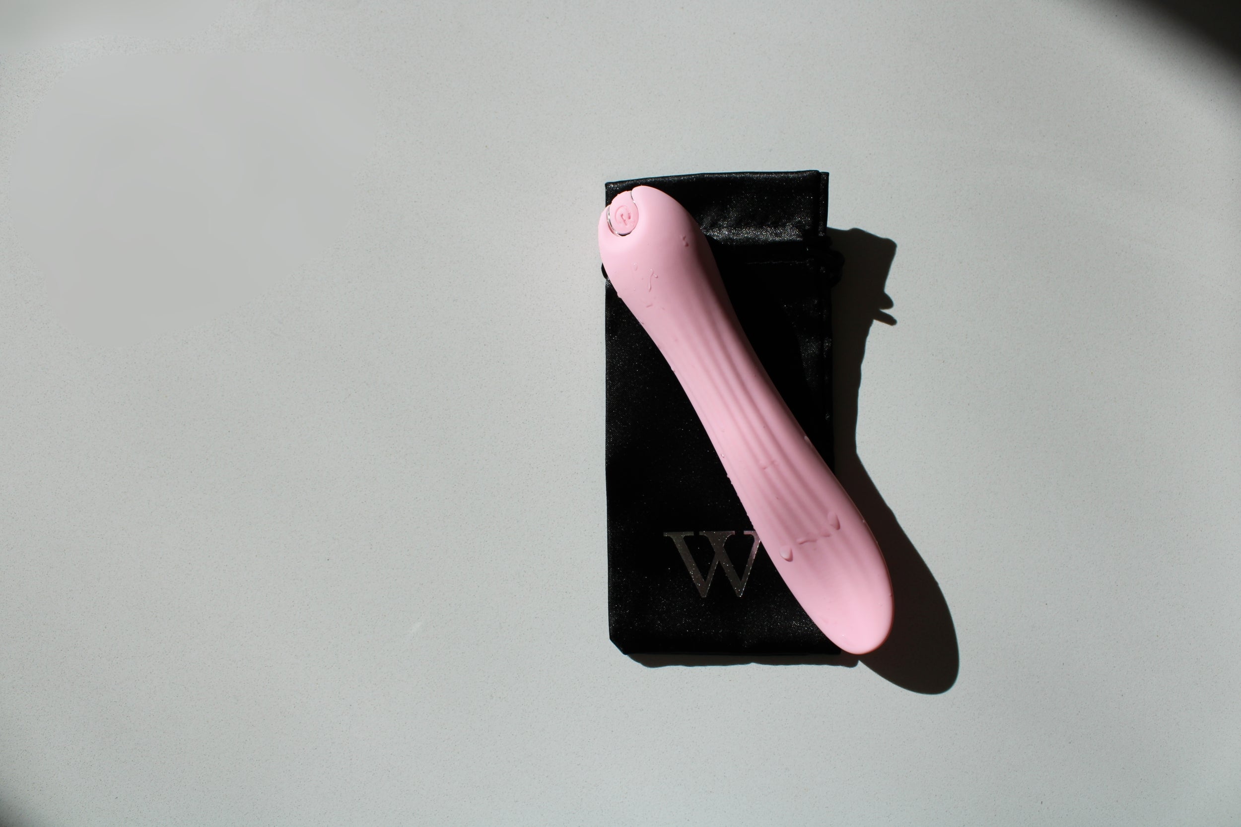 Vibrating Tongue - The Best Tongue Vibrator Invidia | V For Vibes