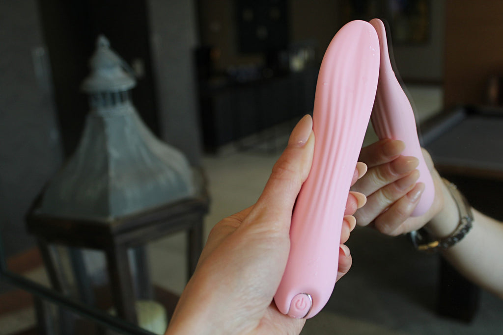 Vibrating Tongue - The Best Tongue Vibrator Invidia | V For Vibes